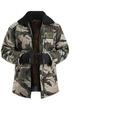 China Anti-wrinkle Winter Camouflage Cotton Coat Men Plus Velvet Cotton Thick Warm Mid Length Jacket for sale