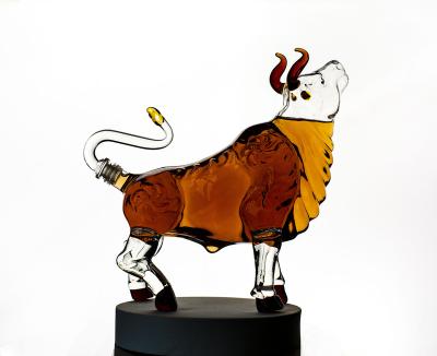 China Custom Handmade High Borosilicate Glass Chinese Wholesale Zodiac Borosilicate Glass High Head Up Cow Shaped Art Glass Animal Wine Decanter for sale