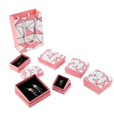 China Pink Diamond Pattern Pendant Bracelet Bangle Earring Packaging Gift Box Friendly High Hardness Jewelry Box for sale