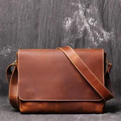 China Wholesale Retro Retro Cowhide Casual Leather Men Cross - Body Bags Messenger for sale