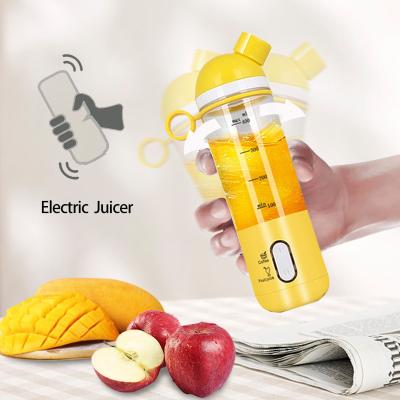 China Portable 20% Power Up Apple Pineapple Orange Grape Blender Automatic Electric Usb Fruit Juicer for sale