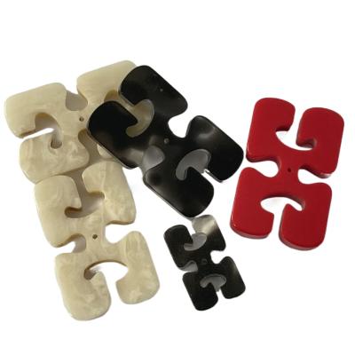 中国 30*19*4mm 1 Hole Rectangle Button With Fake Horn Effect For Diy 販売のため