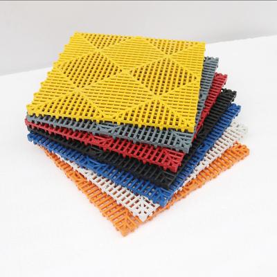 China Modern Plastic Interlocking Tiles , PP Interlock Tiles Parking Floor Mat Drainage Grill Splicing Sandy for sale