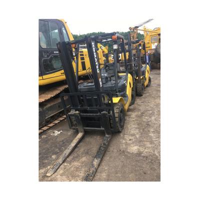 China Building material stores hot sale cheap forklift used KOMATS FD30 forklift for sale