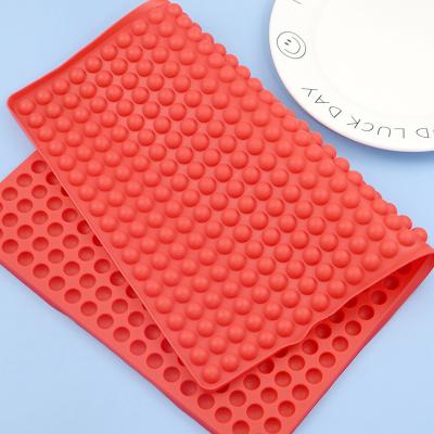 China Viable 468 Hole Round Hole Grilling Mat BBQ Mat Silicone Place Mat Microwave Oven Kitchen Draining Tool for sale