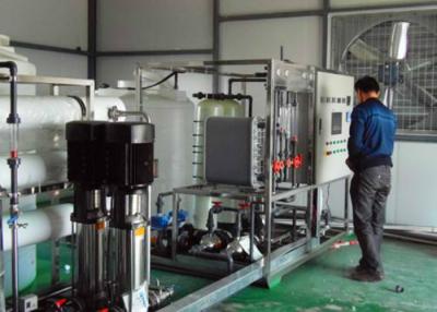 China Destilador médico del agua de la eficacia alta, equipo del agua destilada 2,5 kilovatios en venta