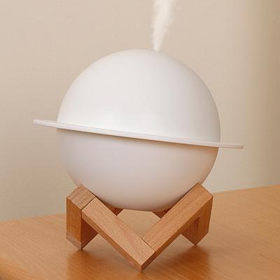 China Hotel Electric Aroma Essential Oil Diffuser Air Humidifiers 300ml Mini White Led Light Battery for sale