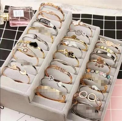 China Trendy Punk Stainless Steel Ladies Jewelry Bangles Bracelets Rose Gold Plated Anti Allergy Bangle For Women Bangle Accessories for sale