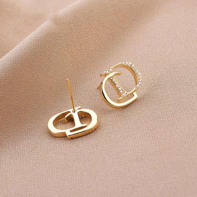 China Charming Factory Price CD Earrings Jewelry Luxury Gold Plating Crystal Old English Letter Earring for sale