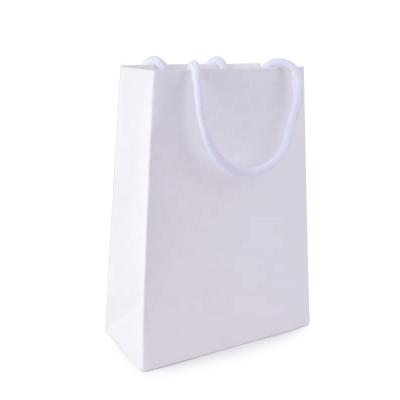 China Jewelry Box Cardboard Thick Paper Bag Thermal Theme Marry Christmas Party Hand Textured Paper Bags for sale