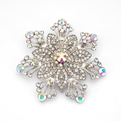 China High Quality Wholesale Brooches Custom Made Crystal Rhinestone Brooch Metal Silver Jewelry Brooches Flower Pin for sale