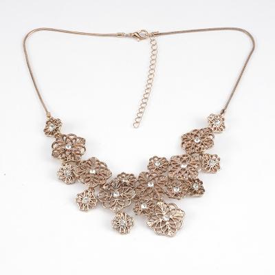 China Factory Wholesale CLASSIC Gold Plated Fashion Rhinestone Filigree Flower Bib Statement Floral Chain Necklace for sale