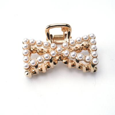 China Wholesale High Quality Metal Clip Alloy Hair Claw Fashion White Pearl Hair Claw For Women for sale