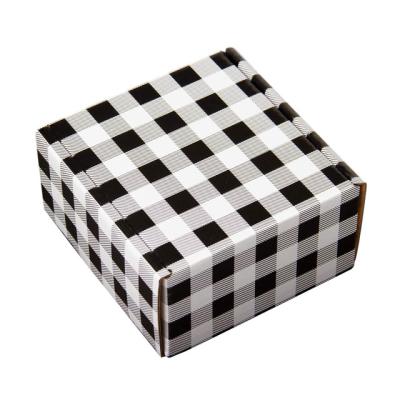 China Recycled Materials Customized Small Stripe Box Recyclable Corrugated Box Mailers For Shipping for sale