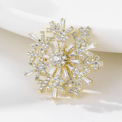 China 2022 Factory Wholesale Fashion Popular Acrylic All-match Snow Brooch Zircon Glass Brooch For Women for sale