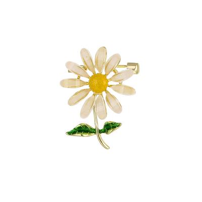 China Cute Copper Sunflower Daisy Flower Brooch Pins For Hijab Hats Dress Up Or Bag Jewelry Accessories for sale