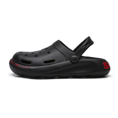 China Waterproof hole shoes men's summer sandals and non-slip soft-soled slipper couples beach shoes men's tide sandals outdoor slippers for sale