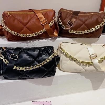 China Waterproof Space Cotton Handbags Wholesale Portable New Fashion Rhombic Chain Shoulder Tote Bag for sale