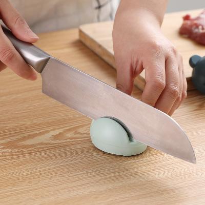 China Viable Creative Cartoon Sharpener Household Kitchen Tool Kitchen Manual Knife Blade for sale