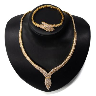 China Large 18k Pvd Gold CLASSIC Necklace Woman Party Jewelry Set for sale