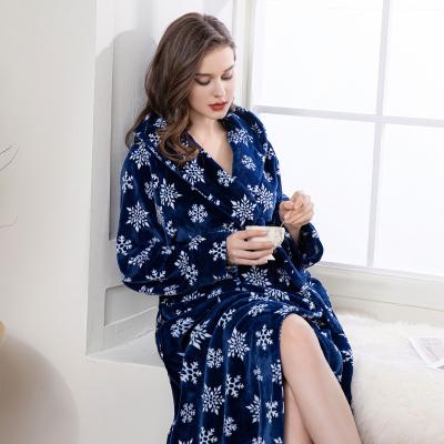 China Anti-static Snowflake Printing Flannel Cotton Women's V-Neckline Nightgown Nightgown Long Sleepwear Pajamas for sale