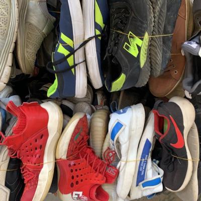 China Fashion trend 25 kilograms return the whole sale summer used high quality second-hand clothes used shoes in bales for sale