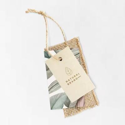 China Anti-vervalsing Gepersonaliseerde kledingetiketten Hout Kraft Leer Custom Hang Tags Voor kleding Te koop