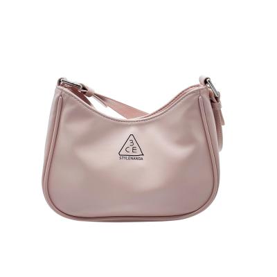 China Lady Hot Sale Fashion Elegent Trends Bags Women Handbags Ladies Pink Color Armpit Bag for sale