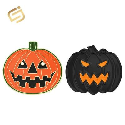 China Europe New Product Enamel Pin Badge Metal National American Pumpkin Halloween Decorations Custom Badges for sale