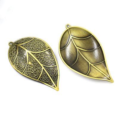 China Metal Bag Accessories Vintage DIY Large Size Necklace Antique Bronze Zinc Alloy Leaf Pendant Key Chain Pendant for sale