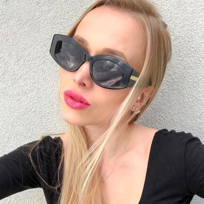 China Fashion sunglasses 95234 ready men-women small frames shades women's sunglasses hot sale fashionable sunglasses to ship UV400 for sale