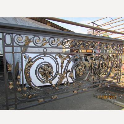 China Easily Compile Decorative Iron Fence Designs Separates Steel Fence Panels for sale