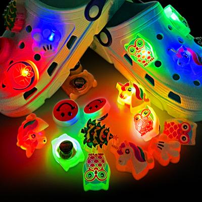 China Hot 2021 Custom Cute Cute Shoe Buckle Insist Stock Number Ladybug PVC LED Shoe Lace Charms For Clog Shoe Accessories Croc Buttons for sale