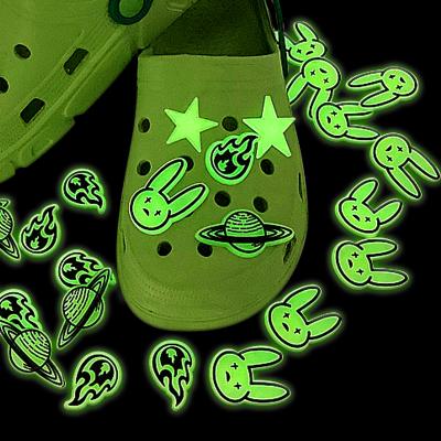 China Bad Shoe Buckle Rabbit Shoe Charm Glow in the Dark Cheap Soft PVC Shoe Buckle Decorations Charms for Kids Croc Shoe for sale