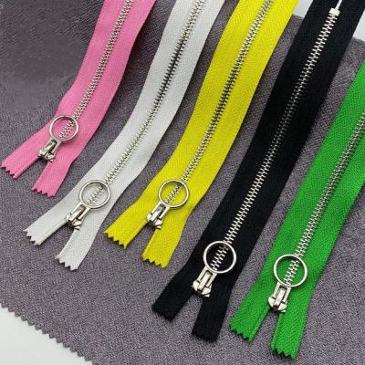 China Hot Selling Viable Wholesale Colorful Open Colored Metal Zippers Strip Customizable Zipper for sale