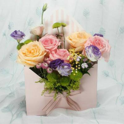 China Creative Folding Flower Paper Bag Envelope Box Flower Bouquet Box Creative Packaging for sale