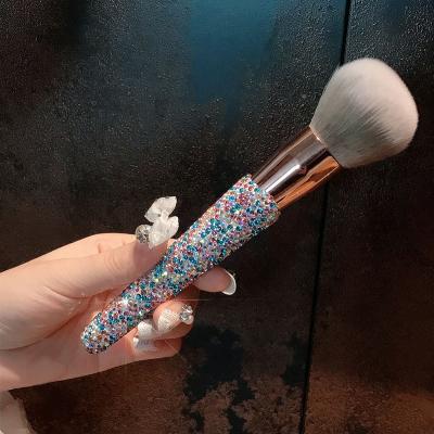 China Diamond-studded luxury loose powder brush buy again luxury makeup big crystal shiny color bling holographic single glitter diamond powder brush with diamond for sale