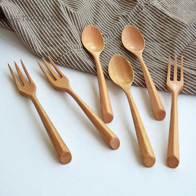 China Eco Viable Creative Material Wood Paper Tableware Set Plain White Paper Spoon Knife Fork To Have Meal Fork Solid Wood Spoon for sale