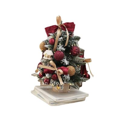 China Lovely Truck Decors Christmas Tree Hanging Auto Open Christmas Ornaments For Christmas Home Decoration Red Panda Wooden 12 G 50pcs Opp Bag for sale