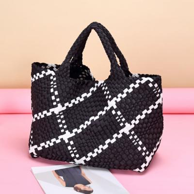 China Eco-friendly Fashion Neoprene&PU Woven Handcrafted Women Bag Waterproof Neoprene Beach Tote Bag for sale