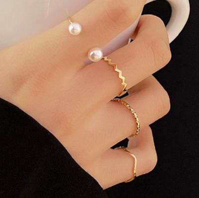 China Fashion European Resin Style Chain Rings Set For Women Lady Trendy Gold Metal Alloy Butterfly Opening Finger Ring Wedding Gifts Jewelry for sale