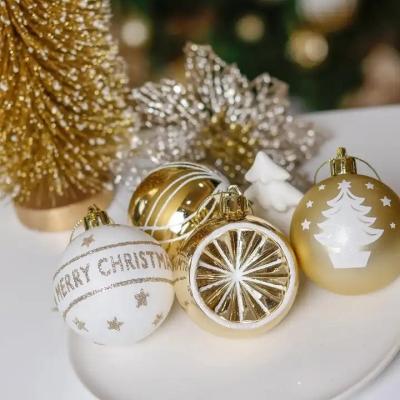 China Hot Selling Plastic Personalize Baubles Christmas Tree Decoration Balls Ornaments For Garden Decoration Ornament for sale