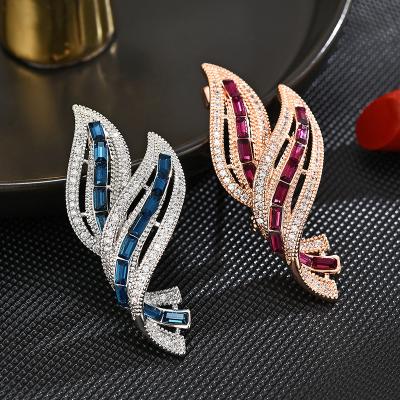 China Retro and modern Delicate leaf brooch women fashion design wholesale brooch for sale