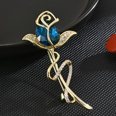 China Retro and modern 2023 New tulip crystal brooch women design Mother's Day gift brooch for sale