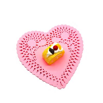 China New Viable Disposable Paper Doilies Heart Shape Design Inch Paper Doilies Lace Doilies Cake Doilies for sale