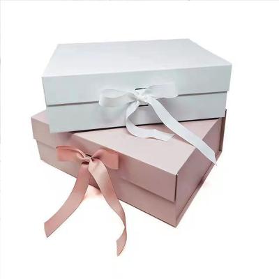 China Recycled Materials Custom Gift Packaging Paper Box Cardboard Luxury Magnetic Folding Gift Folding Magnetic Gift Box With Ribbon Closure for sale