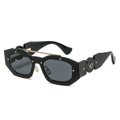 China New European Hip Hop Metal Lion Accessories Fashion Sun Glasses Retro Huamel Shooting Fashion Sunglasses Lh012 Central Statistical Institute Main Street for sale