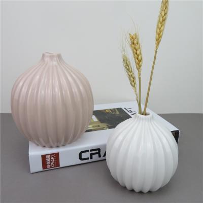 China 300ml Viable Scent Essential Oil Aroma Ceramic Reed Diffuser Vase for sale