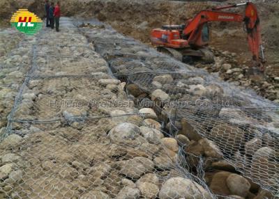 Chine Le grillage hexagonal de boîte de Gabion, double pierre de Gabion de torsion met en cage ASTM A975 à vendre