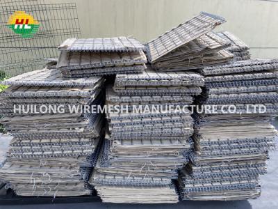 Chine Mur défensif galvanisé lourd militaire des barrières 4mm 50x50mm de Hesco à vendre